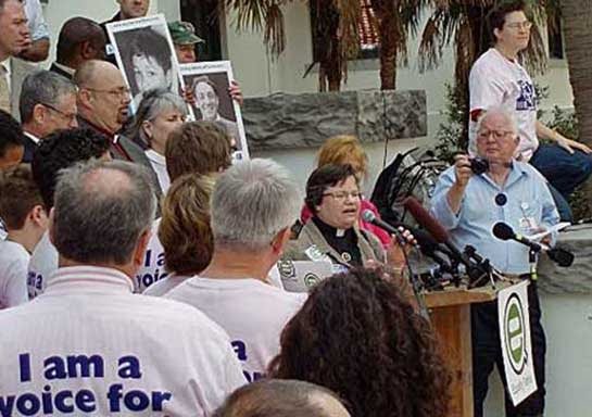 Rev. Robin Gray speaking at Rally